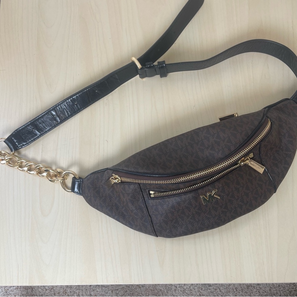 Michael Kors Belt Bag - Picture 2 of 9